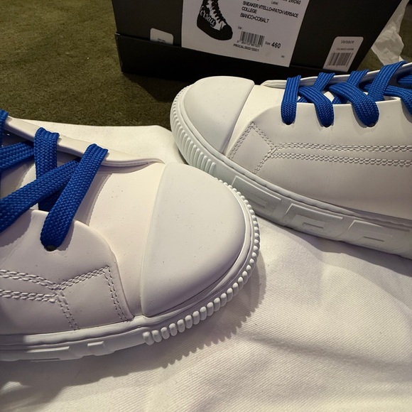 Versace! Versace! Versace! - Picture 5 of 8